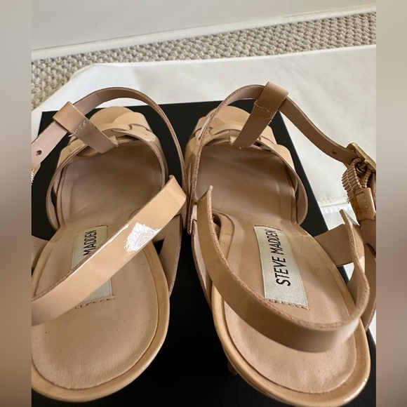 Steve Madden Patent Leather Platform Sandals Sz 38.5 - Picture 4 of 8